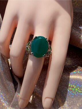 Karis Verde Onyx Chrome Diopside Butterfly Statement Ring Platinum Bond 8